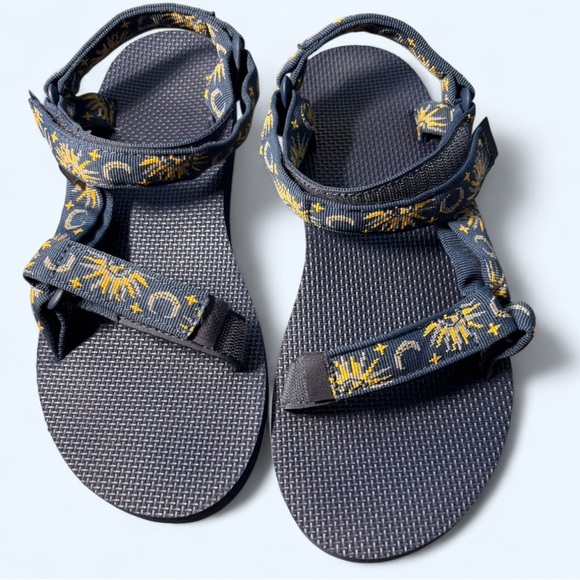 Teva Sun & Moon Women’s Print Sandals Size 10 - Picture 1 of 6